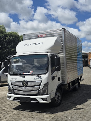 Caminhão Baú Foton Aumark da JP Fretes e Mudanças